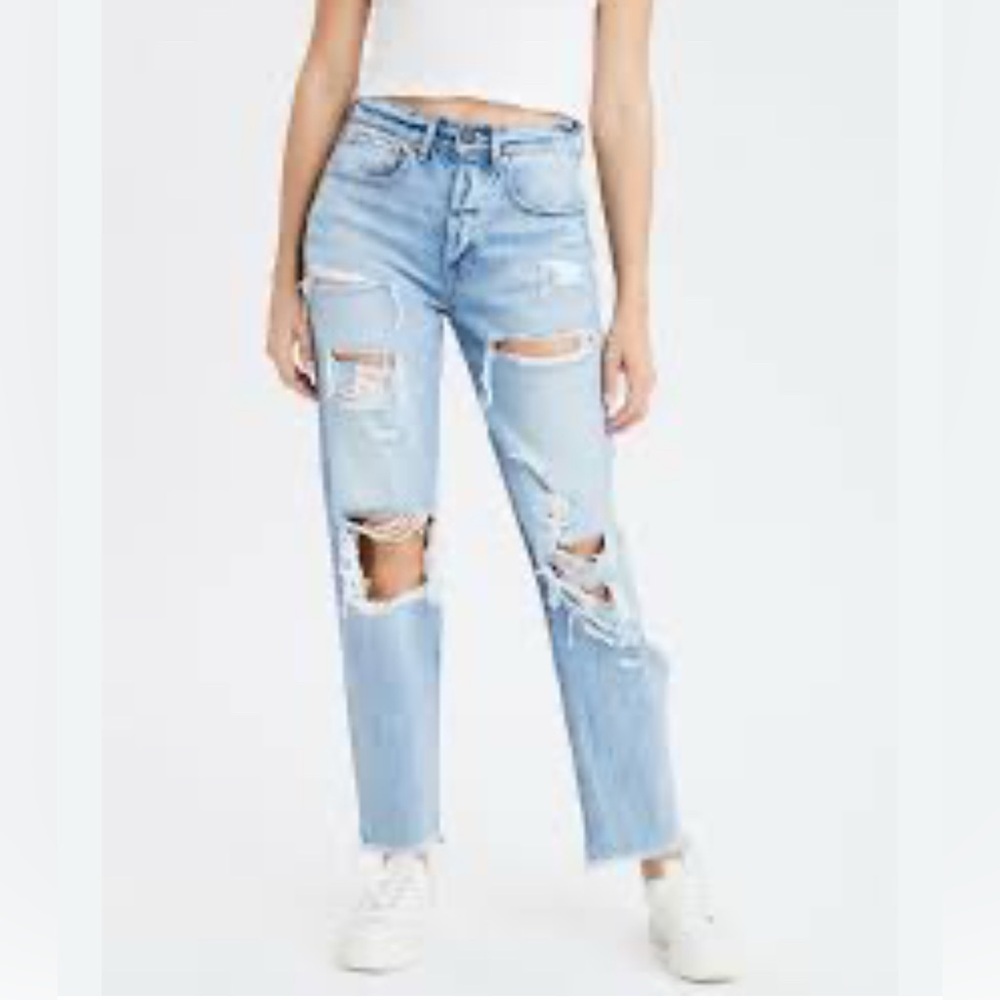 American Eagle Distressed Mom Jeans Size 10 Vintage Wash